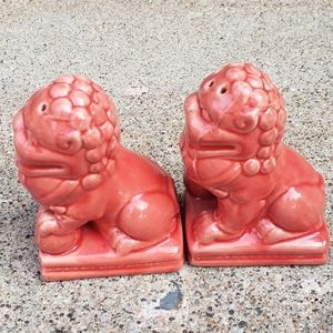 Foo Dog/Lion Salt & Pepper Shakers Red
